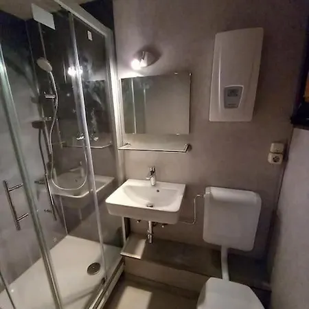 Nyaraló Toso *